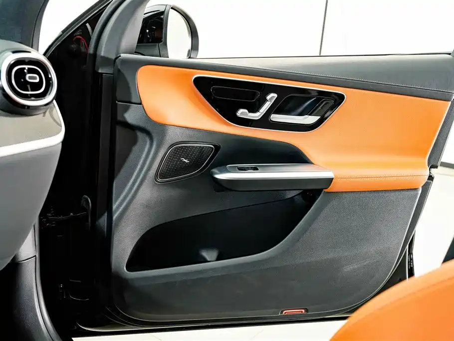 Mercedes-Benz GLC — миниатюра 15