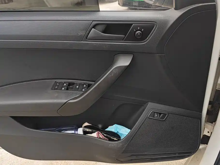 Volkswagen Santana — миниатюра 7