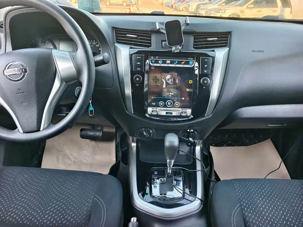 Nissan Navara — миниатюра 12