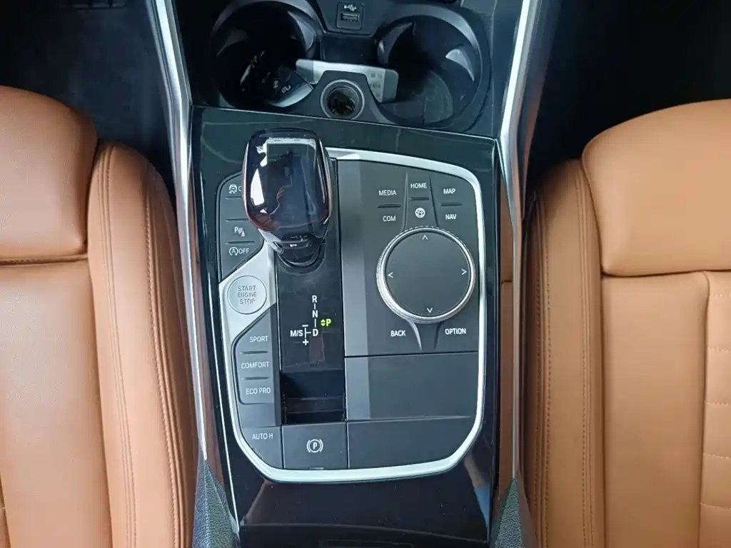 BMW 3 Series — миниатюра 11