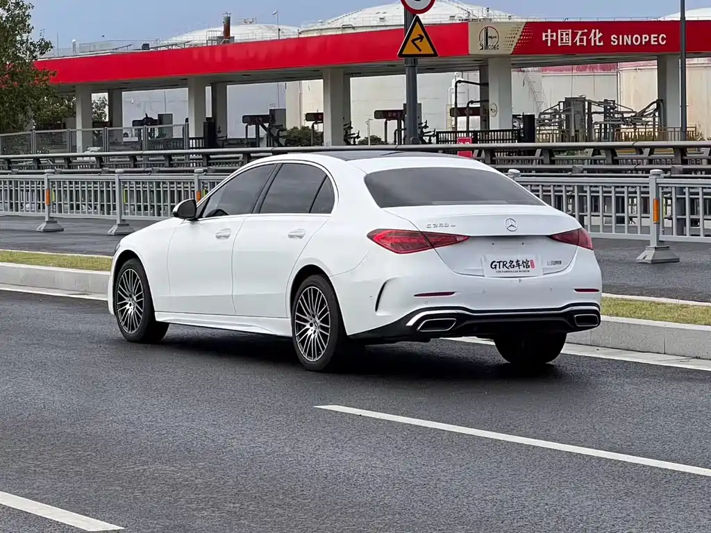 Mercedes-Benz C-Class — миниатюра 8
