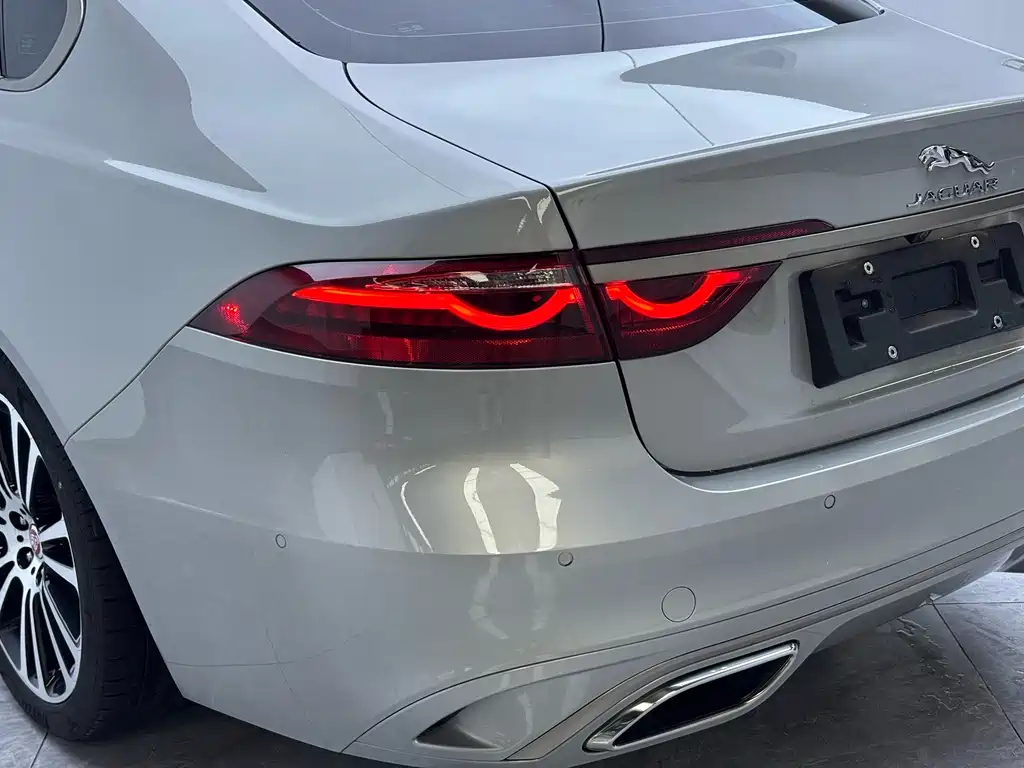Jaguar XFL — миниатюра 13