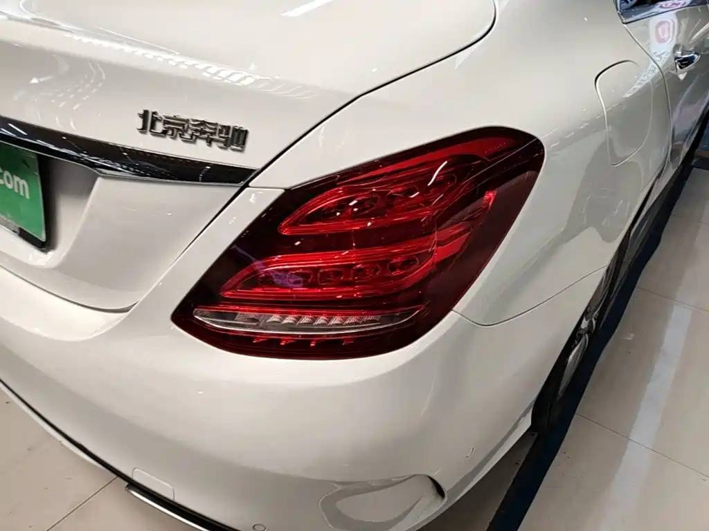 Mercedes-Benz C-Class — миниатюра 8