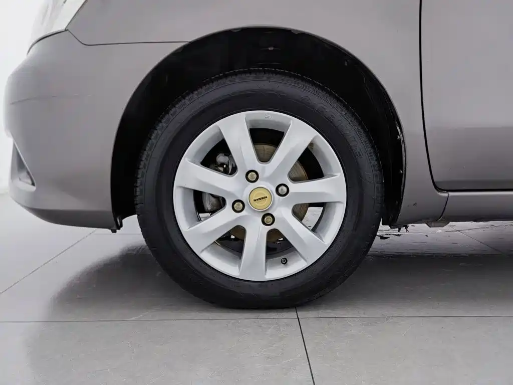 Nissan Livina — миниатюра 17