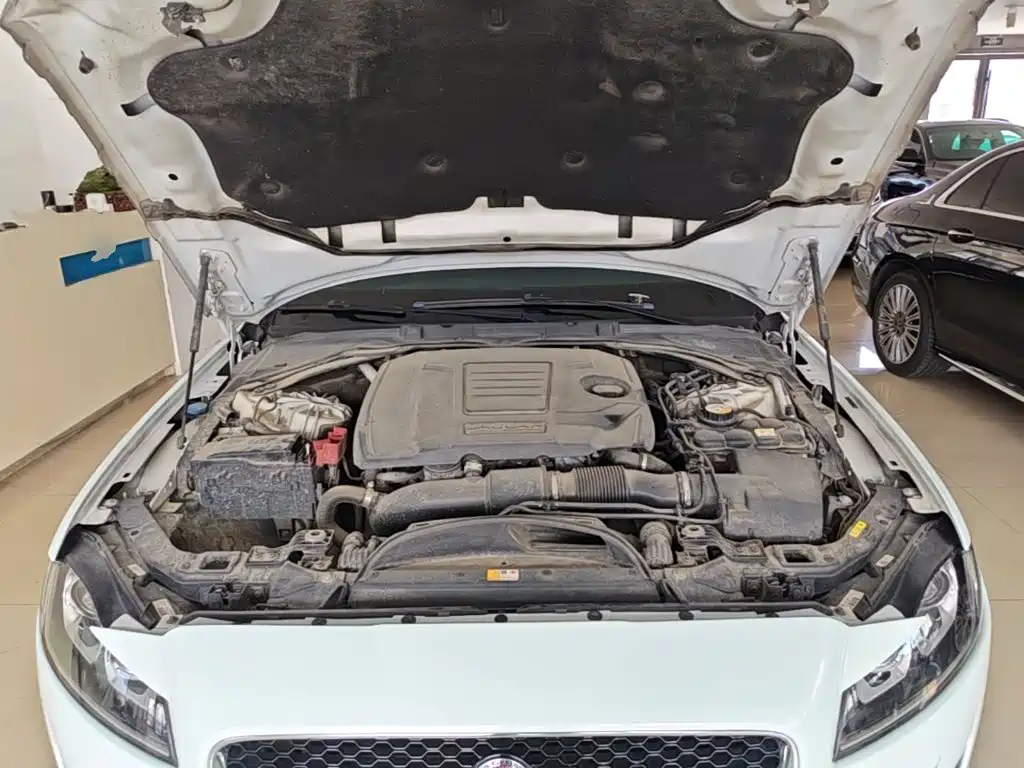 Jaguar XFL — миниатюра 20