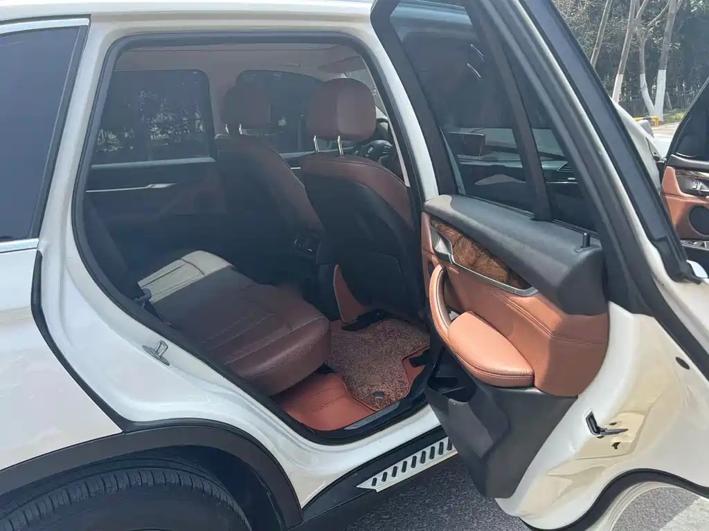 BMW X5 (Import) — миниатюра 11