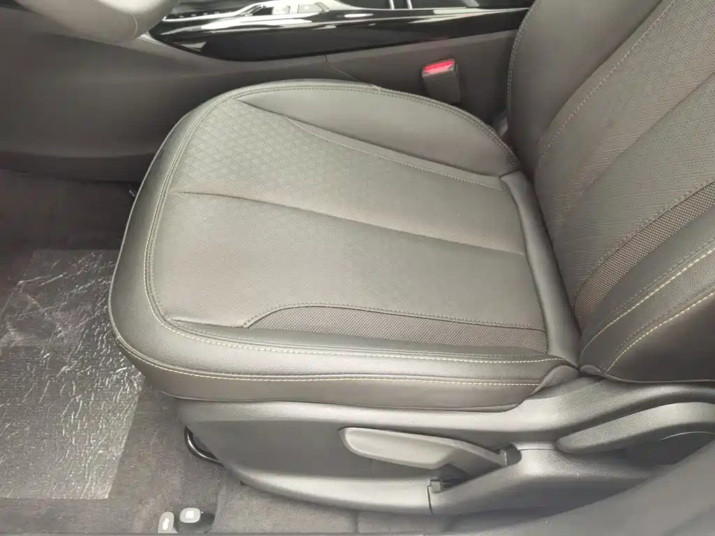 Buick Verano — миниатюра 20