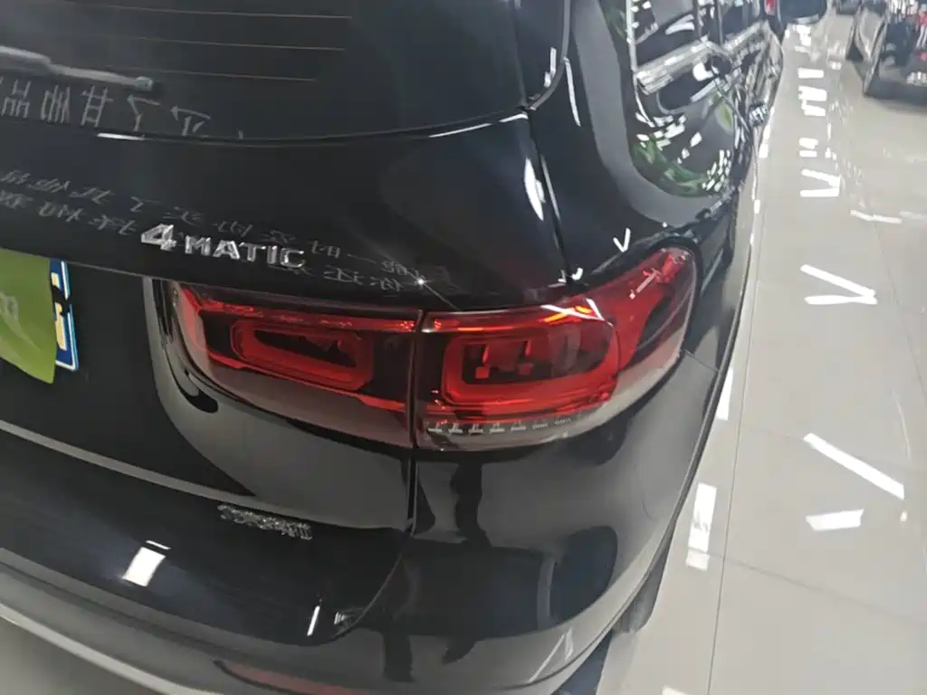 Mercedes-Benz GLB — миниатюра 8