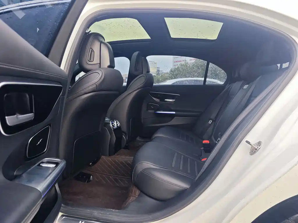 Mercedes-Benz C-Class — миниатюра 9