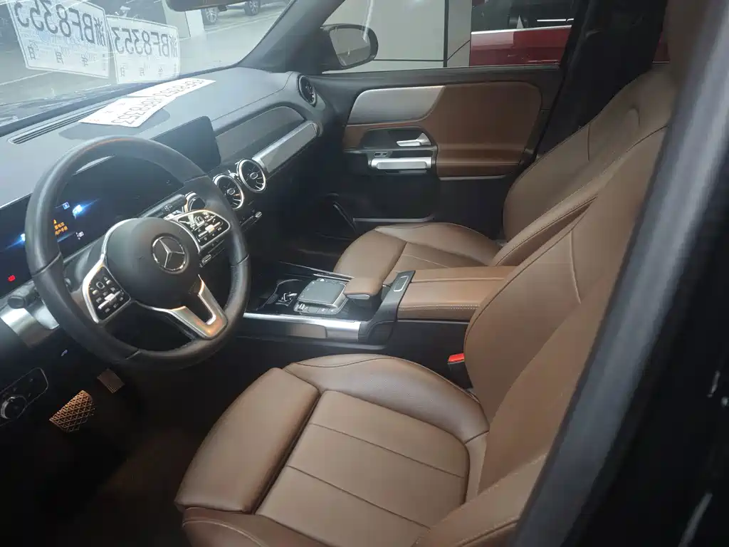 Mercedes-Benz GLB — миниатюра 13