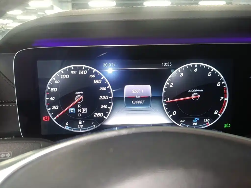 Mercedes-Benz E-Class — миниатюра 18