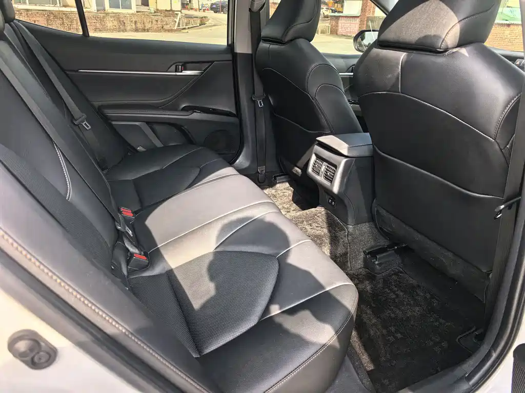 Toyota Camry — миниатюра 11