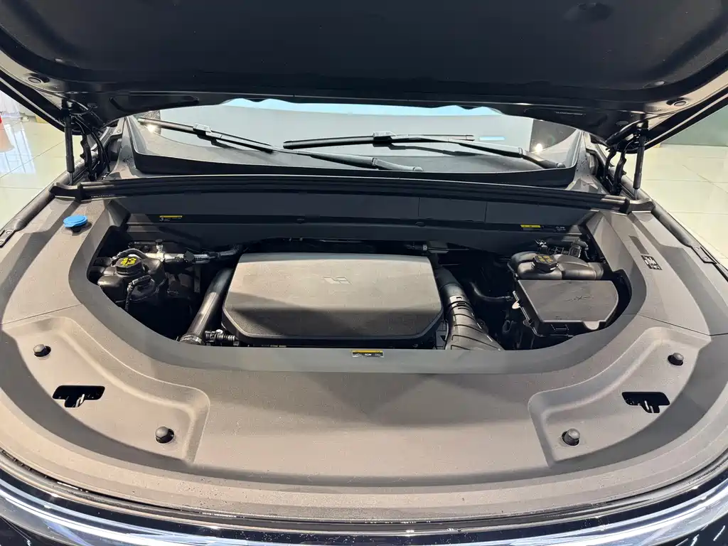 Li Auto Li L8 — миниатюра 7