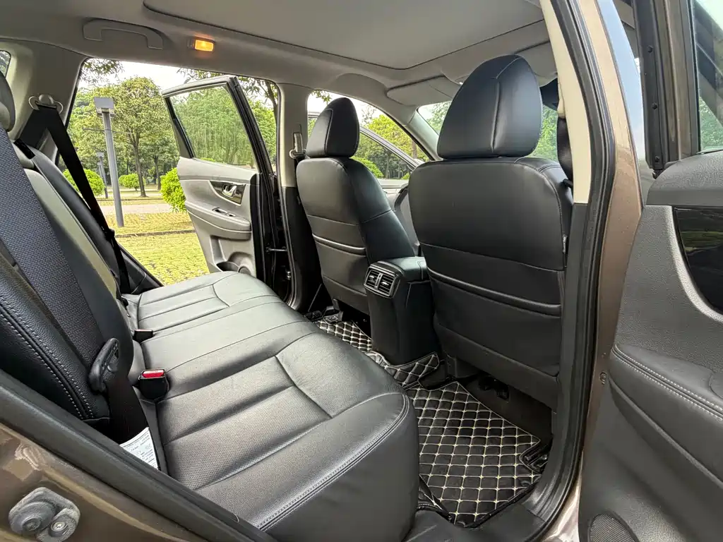 Nissan X-Trail — миниатюра 11