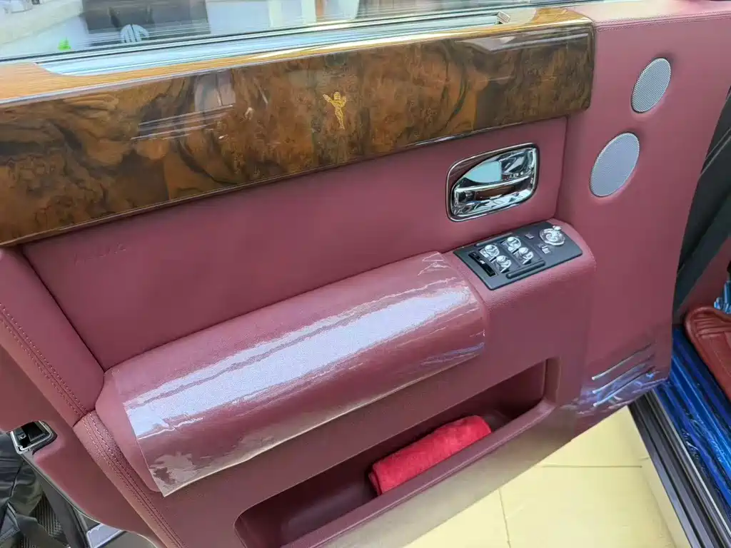 Rolls-Royce Phantom — миниатюра 6