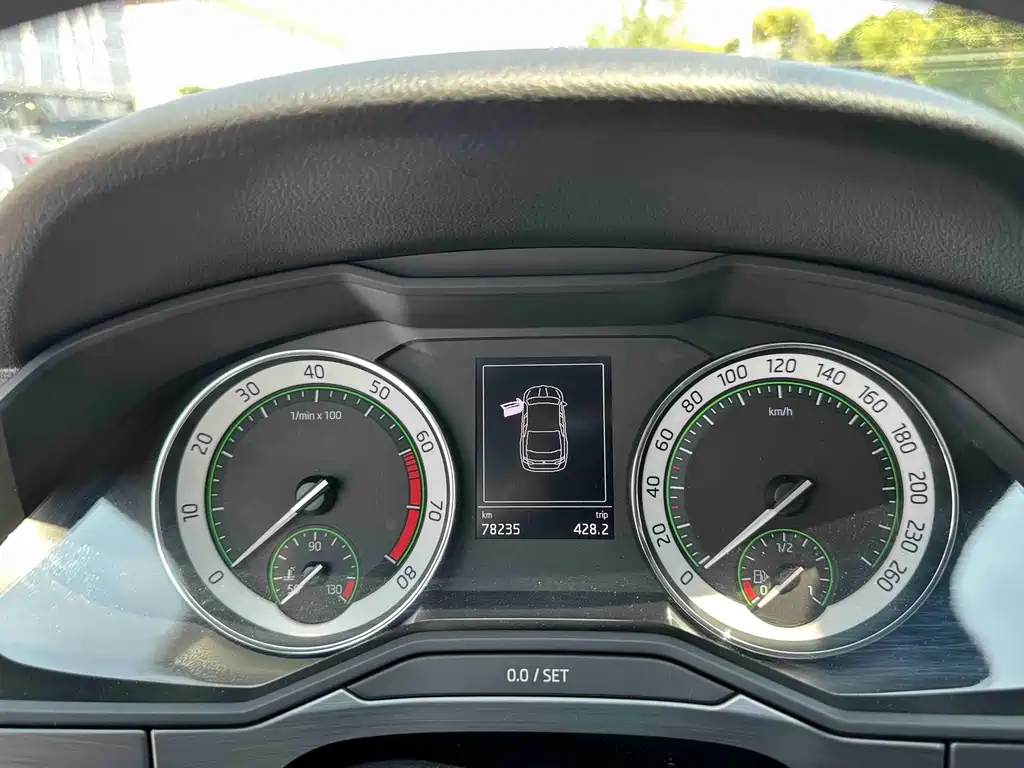 Skoda Superb — миниатюра 11