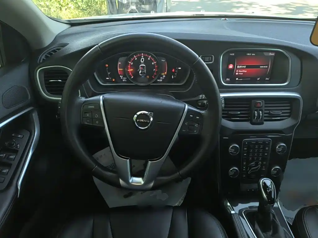 Volvo V40 — миниатюра 11