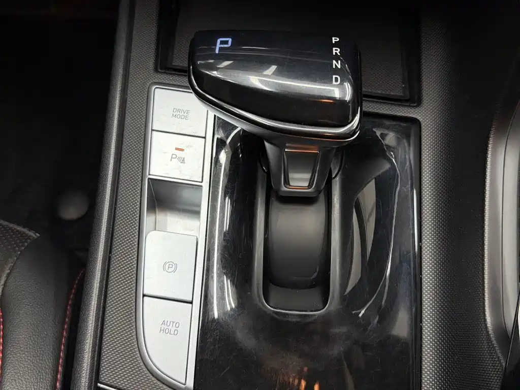 Hyundai Elantra — миниатюра 17