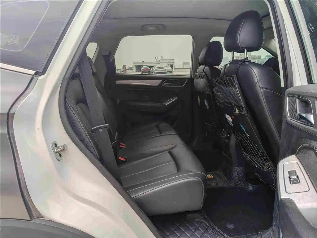 Roewe RX5 — миниатюра 9
