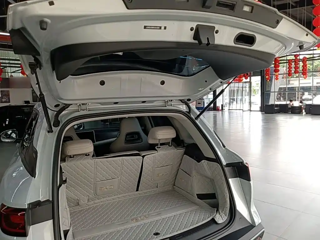 BYD Yuan UP — миниатюра 19