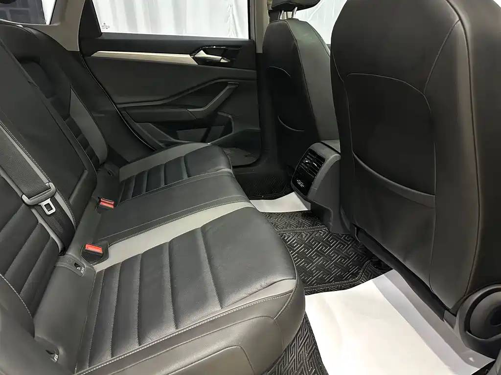 Volkswagen Sagitar — миниатюра 12