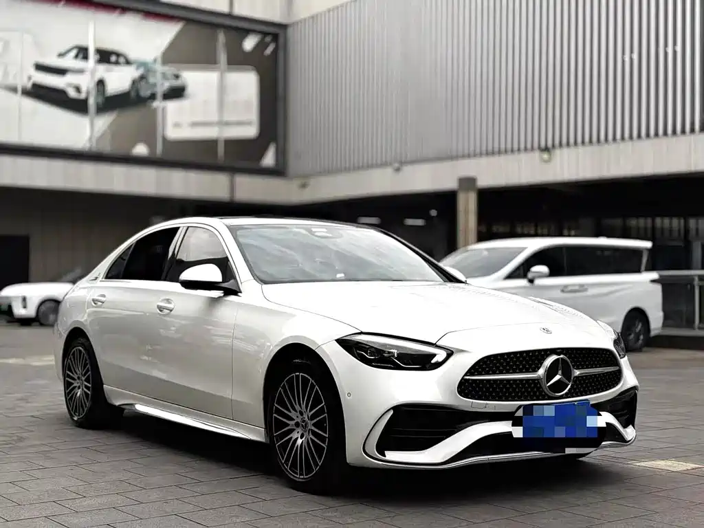 Mercedes-Benz C-Class — миниатюра 3