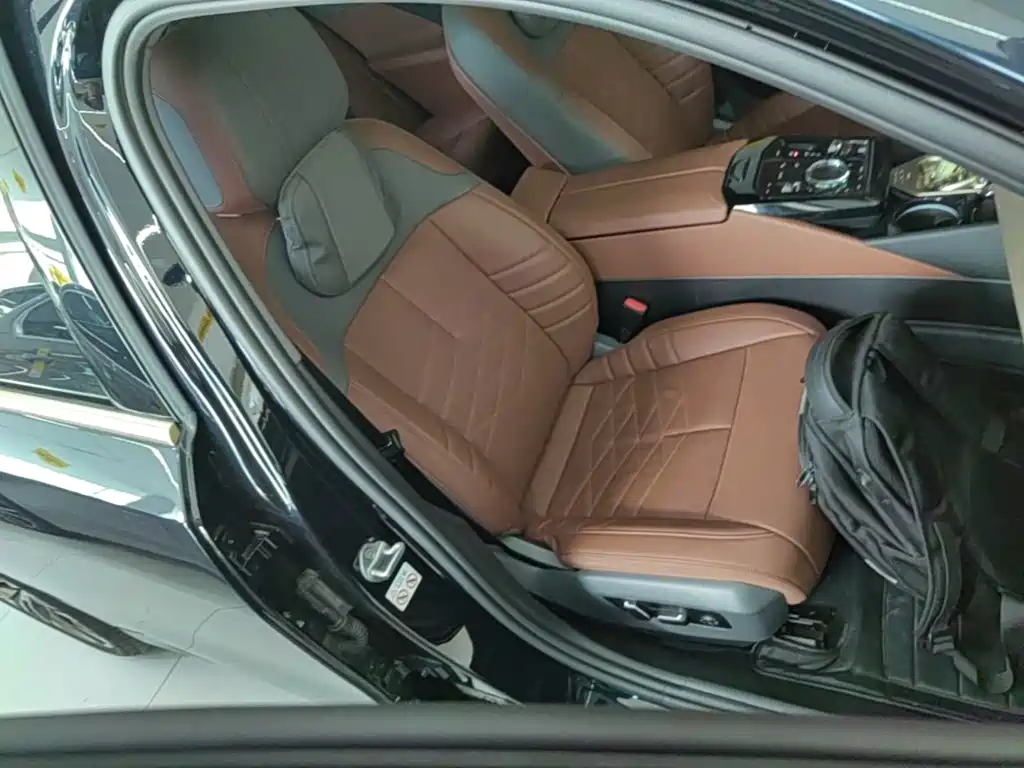 BMW 5 Series — миниатюра 25