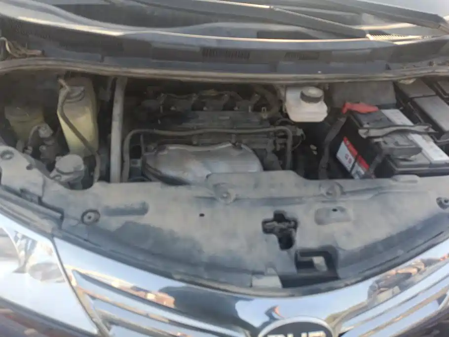 BYD M6 — миниатюра 10