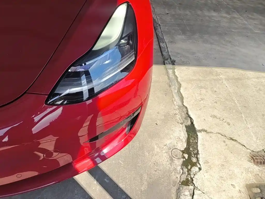 Tesla Model 3 — миниатюра 24