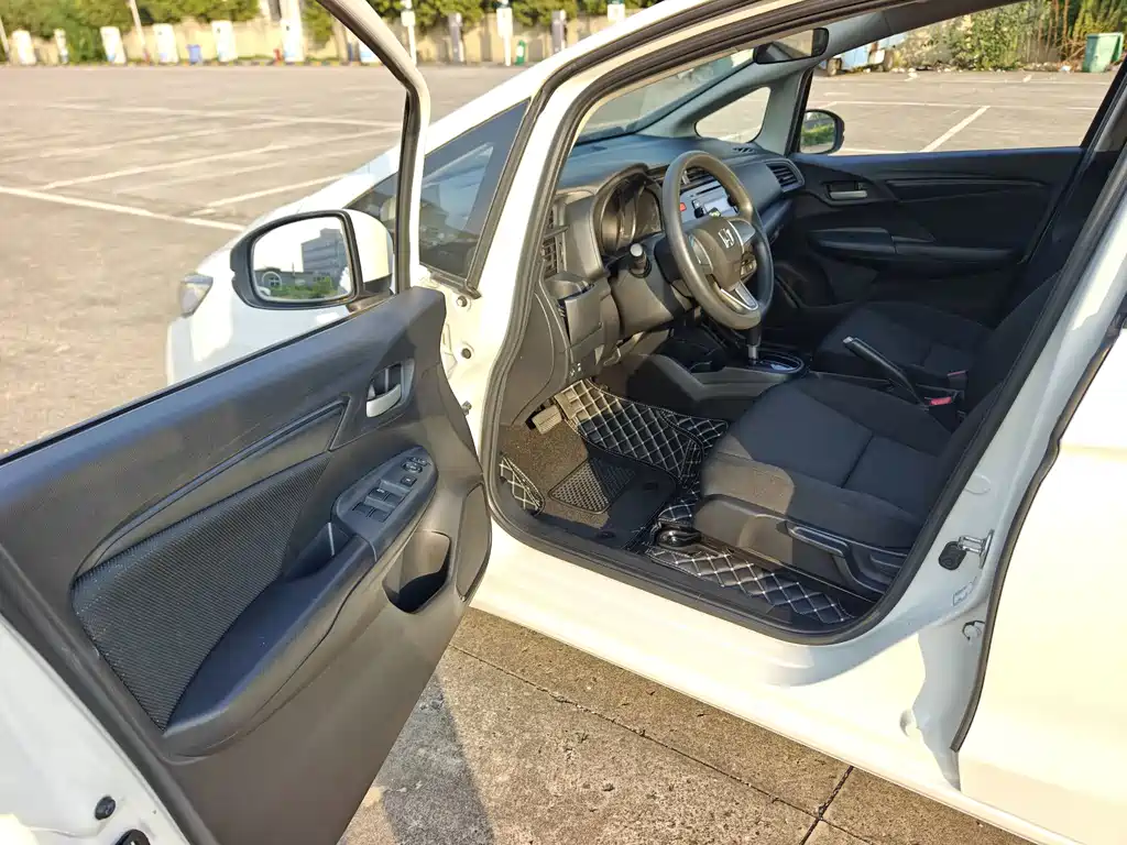 Honda Fit — миниатюра 11