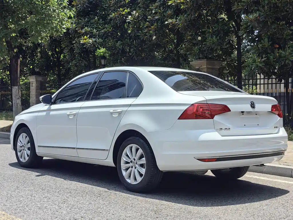 Volkswagen Bora 2016 1.6L AT Comfort