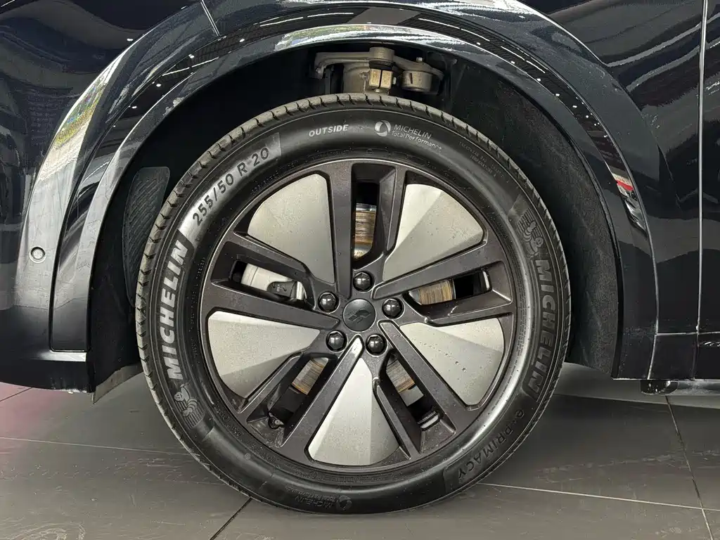 Li Auto Li L8 — миниатюра 8