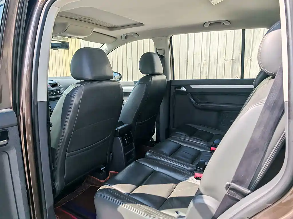 Volkswagen Touran — миниатюра 6