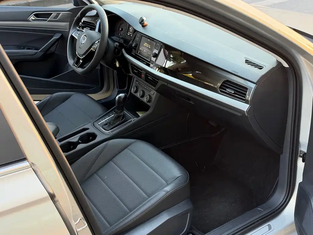 Volkswagen Lavida — миниатюра 9