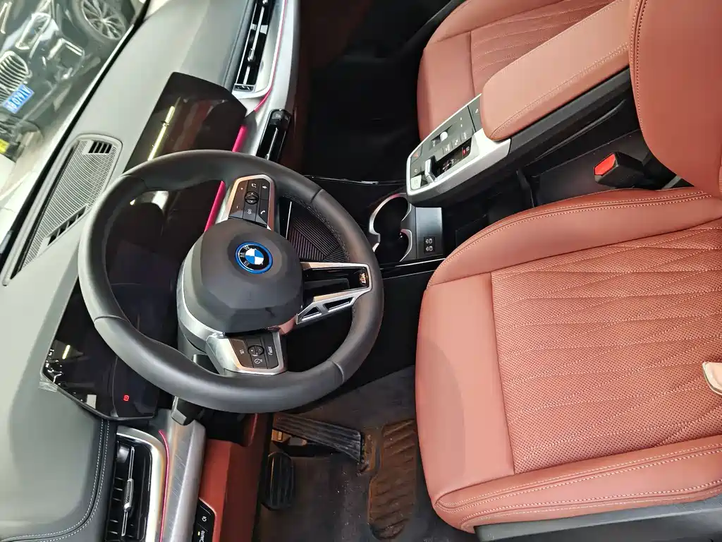 BMW iX1 — миниатюра 4