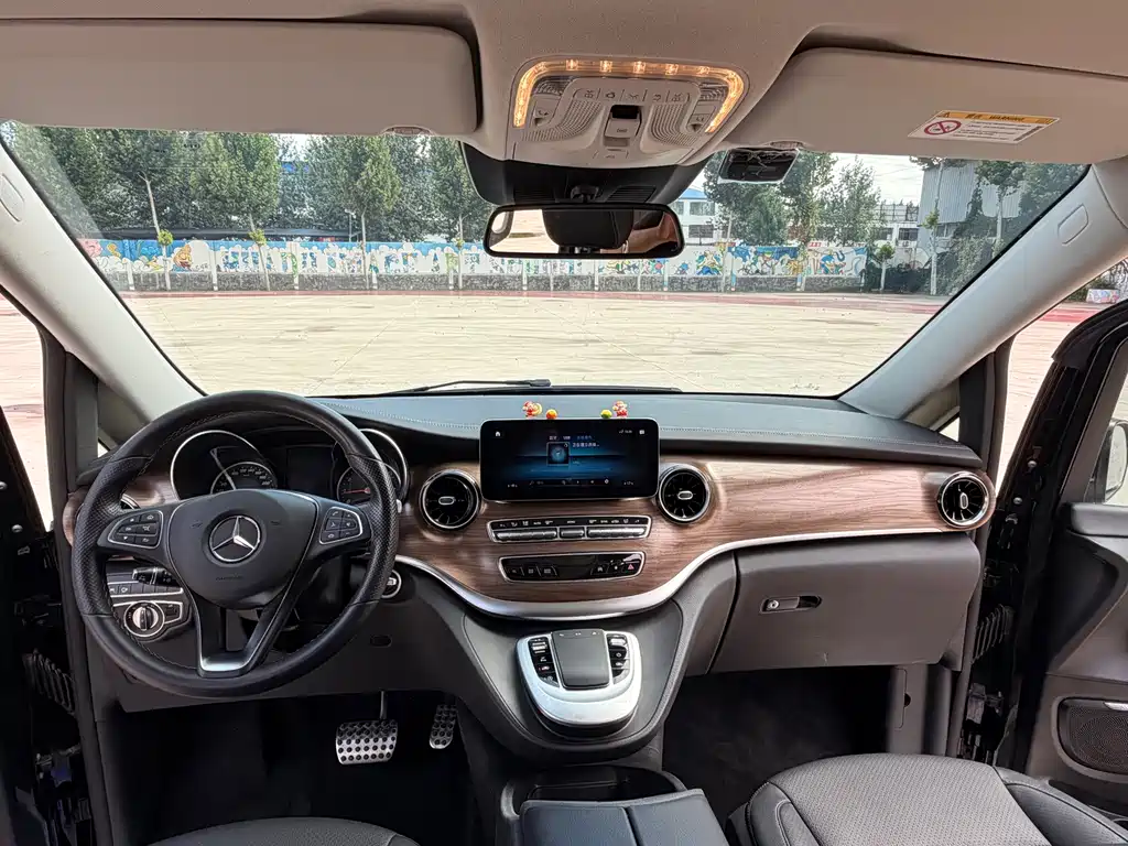 Mercedes-Benz V-Class — миниатюра 15