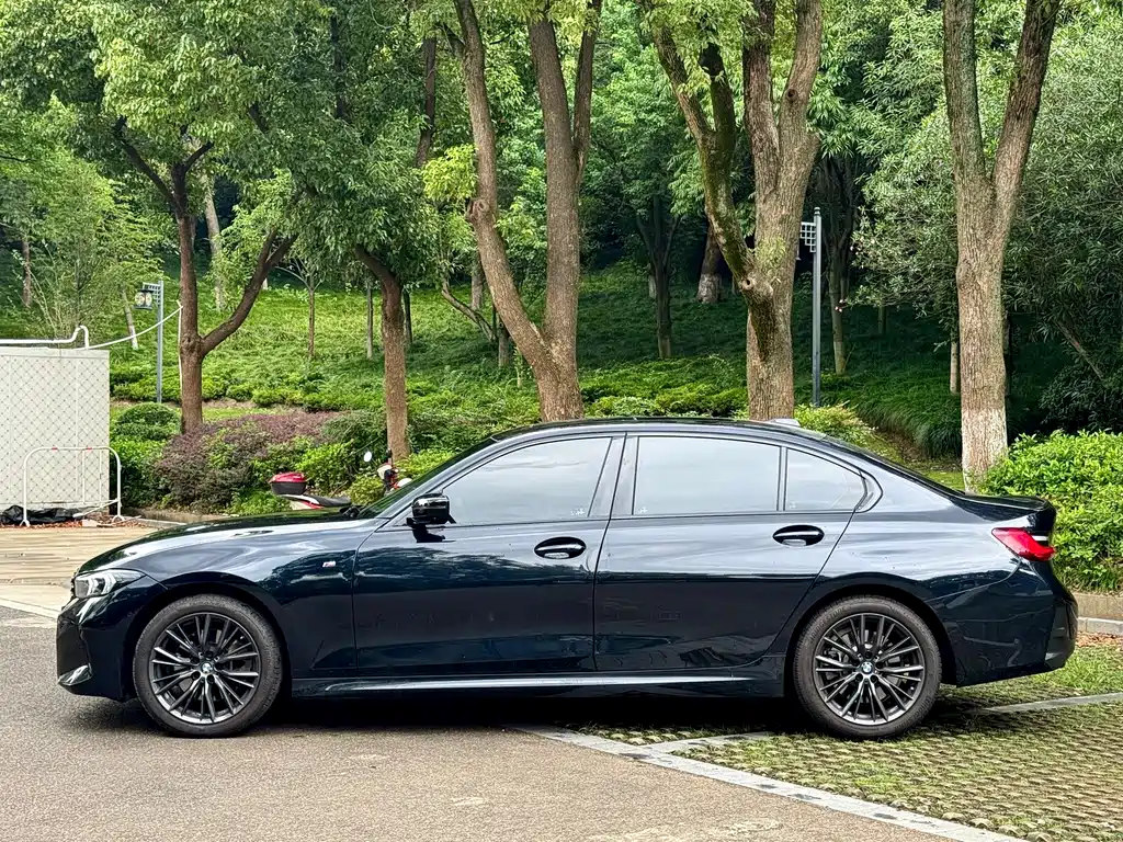 BMW 3 Series — миниатюра 3