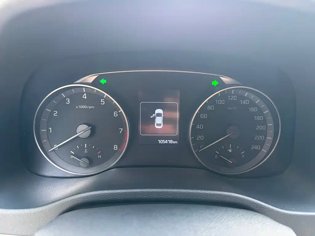 Hyundai Elantra — миниатюра 14