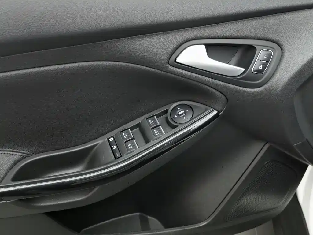 Ford Focus — миниатюра 9
