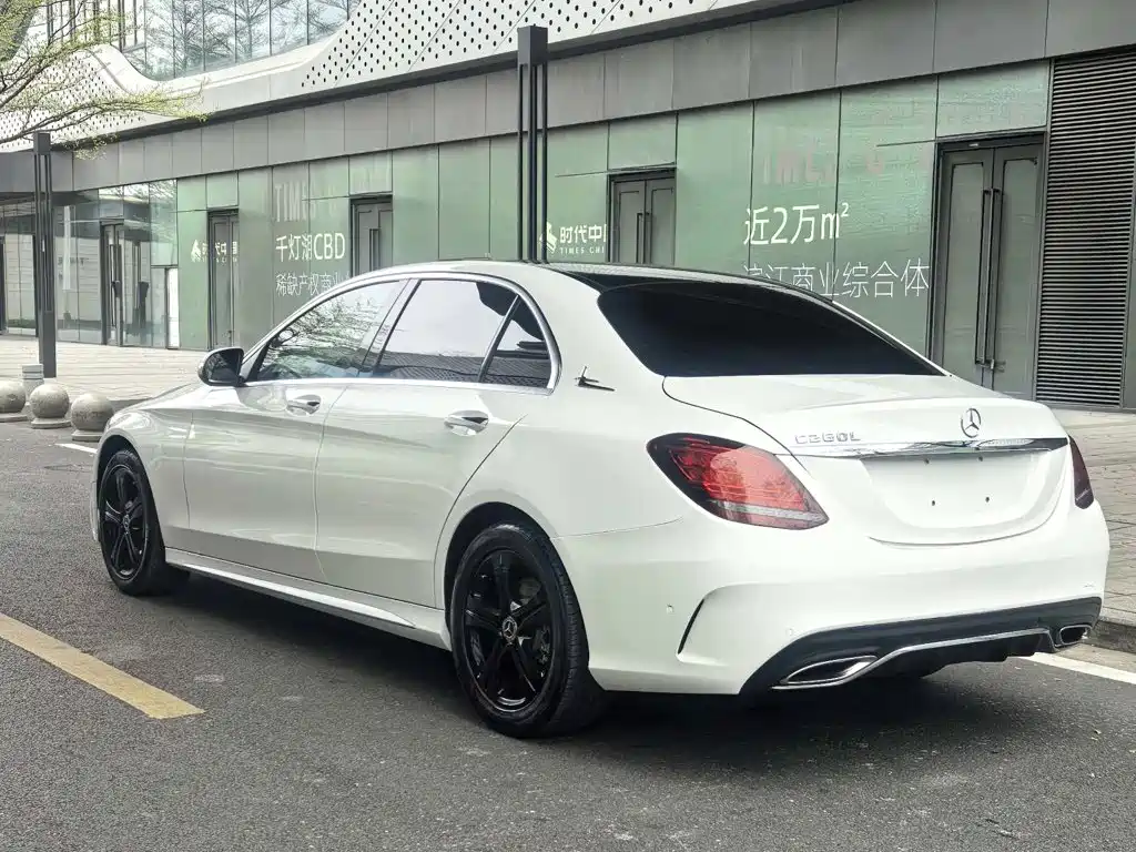 Mercedes-Benz C-Class — миниатюра 7