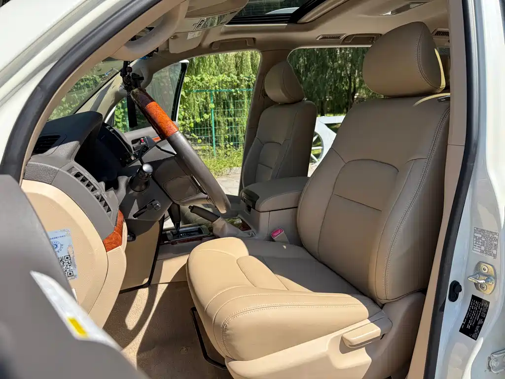 Toyota Land Cruiser — миниатюра 8