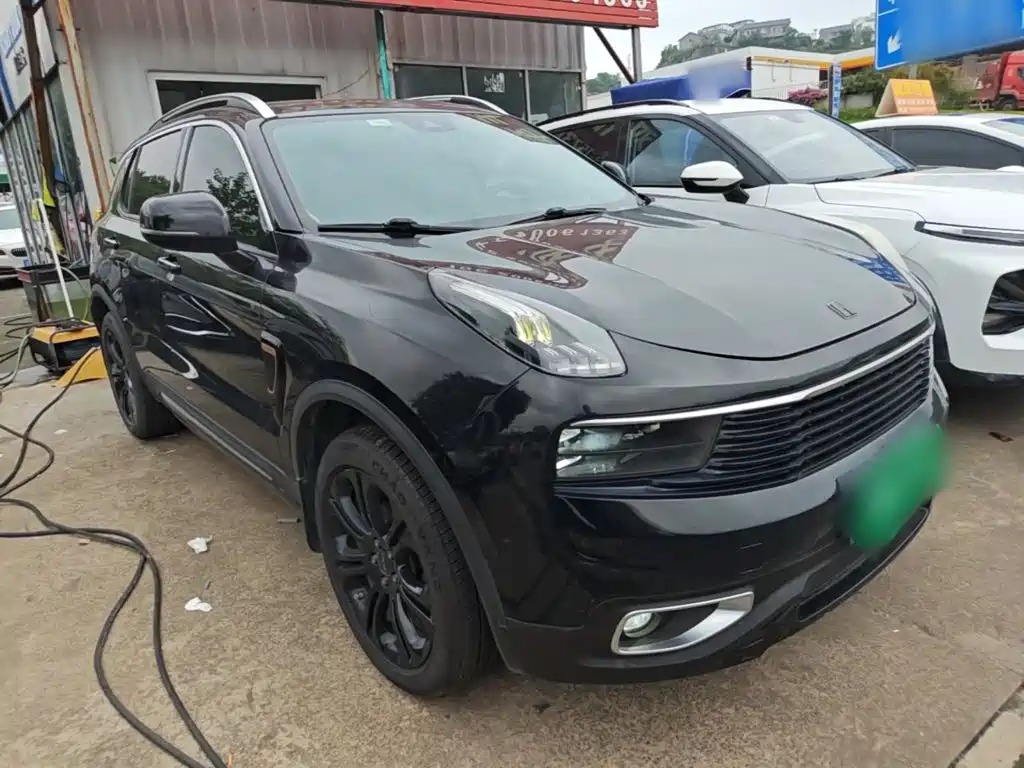 Lynk & Co 01 — миниатюра 4