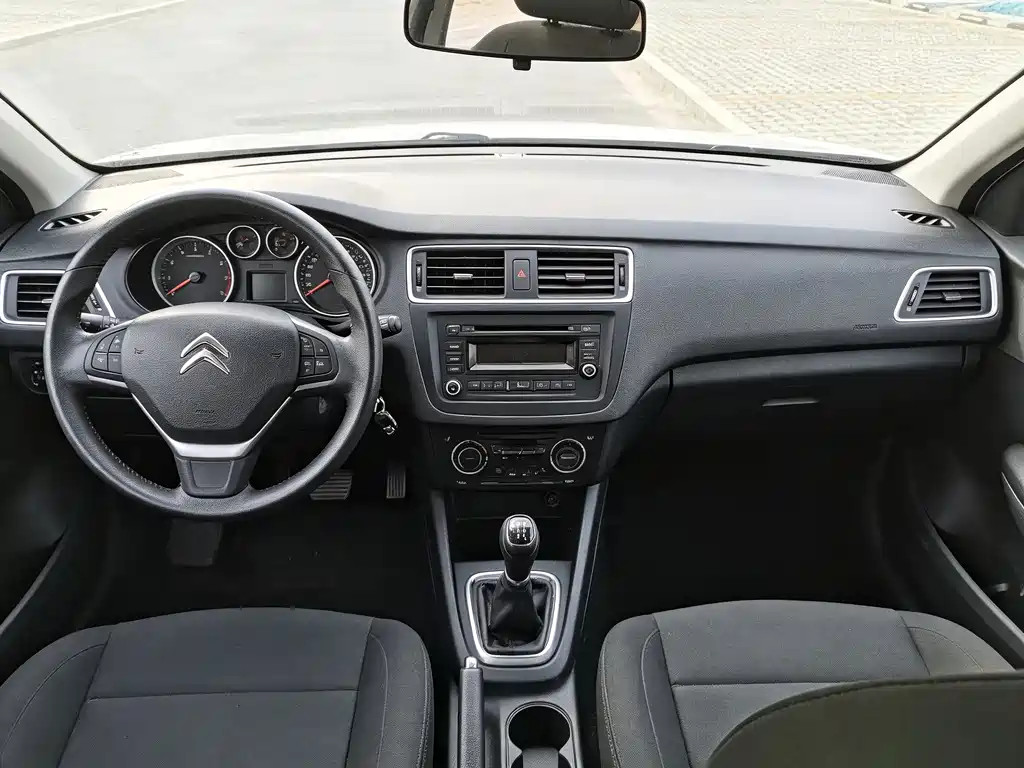 Citroen Elysee — миниатюра 9