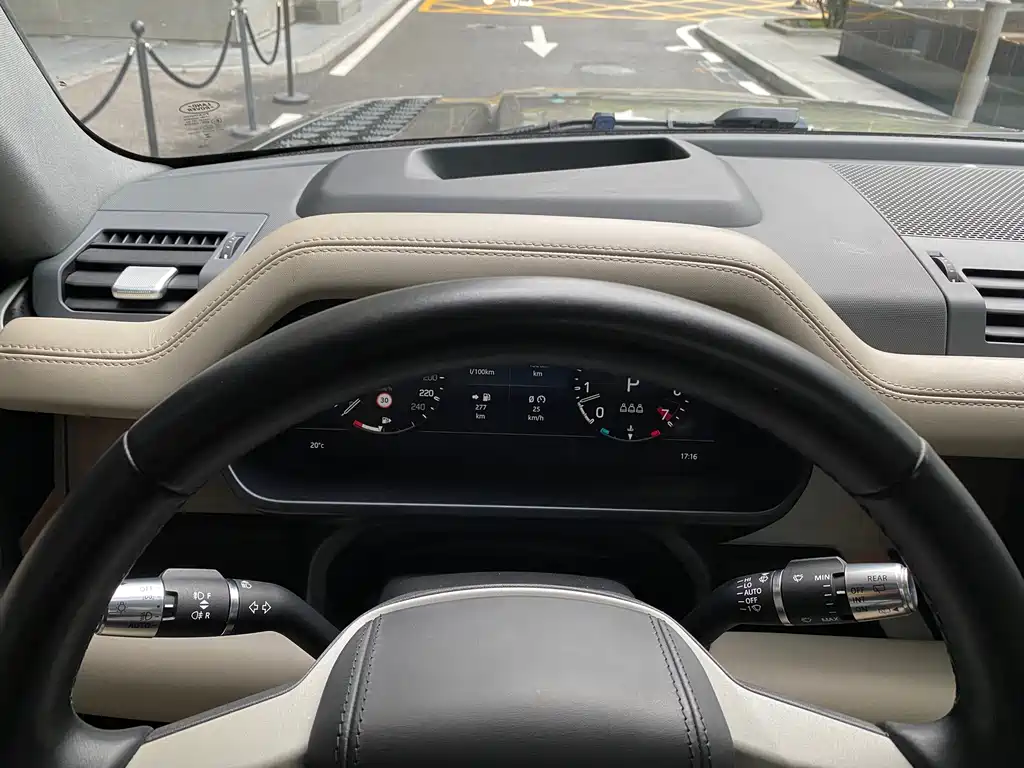 Land Rover Defender — миниатюра 17