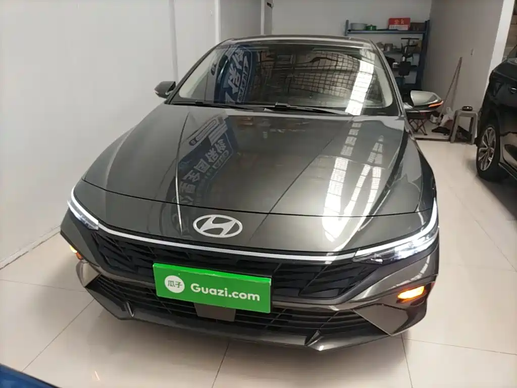 Hyundai Elantra — миниатюра 3