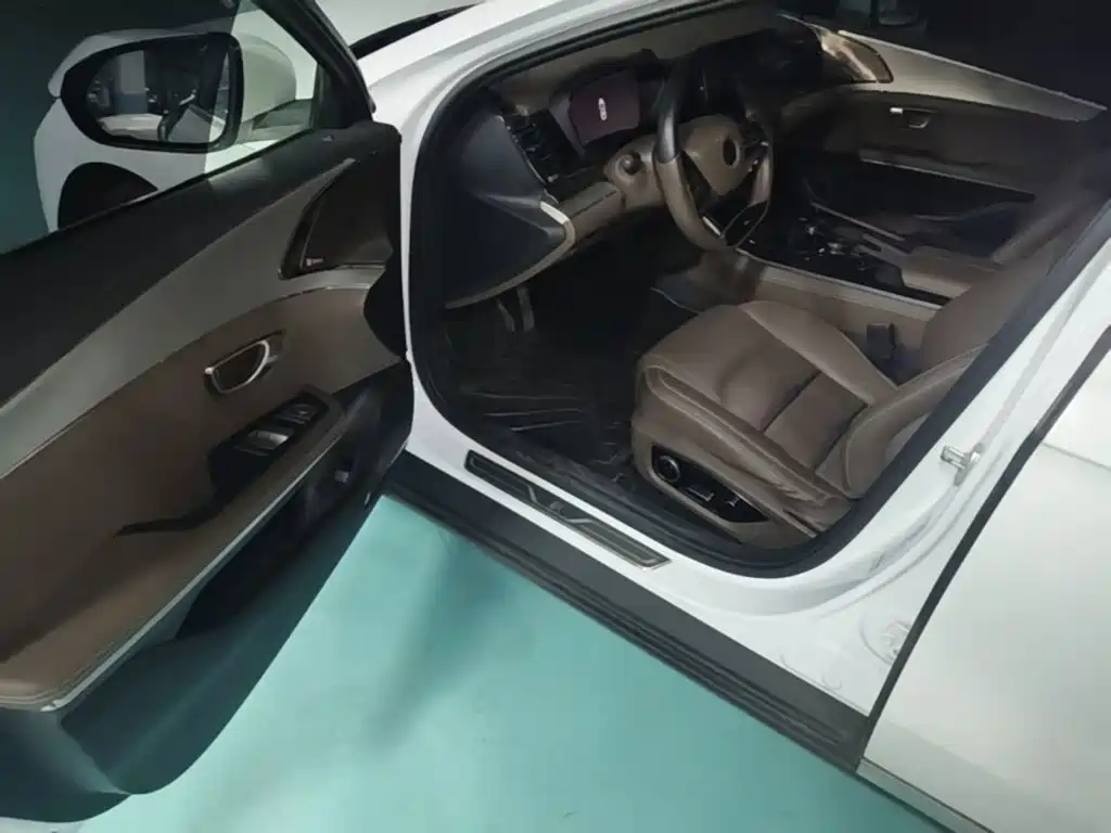 BYD Han — миниатюра 16