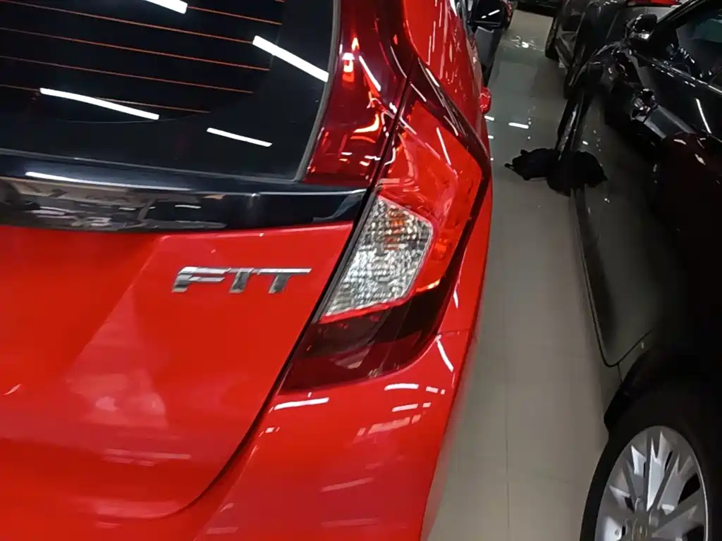 Honda Fit — миниатюра 8