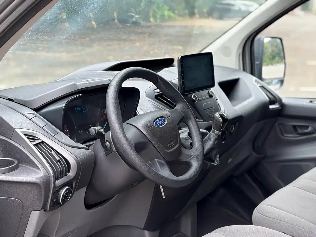 Ford Transit — миниатюра 5