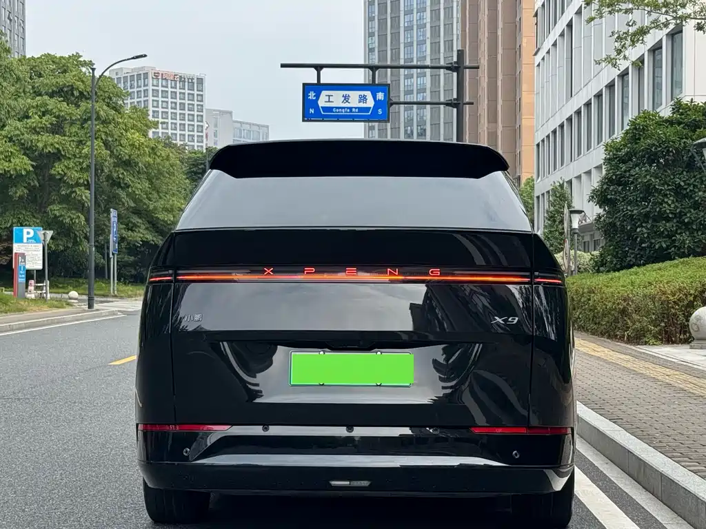 XPeng X9 — миниатюра 12