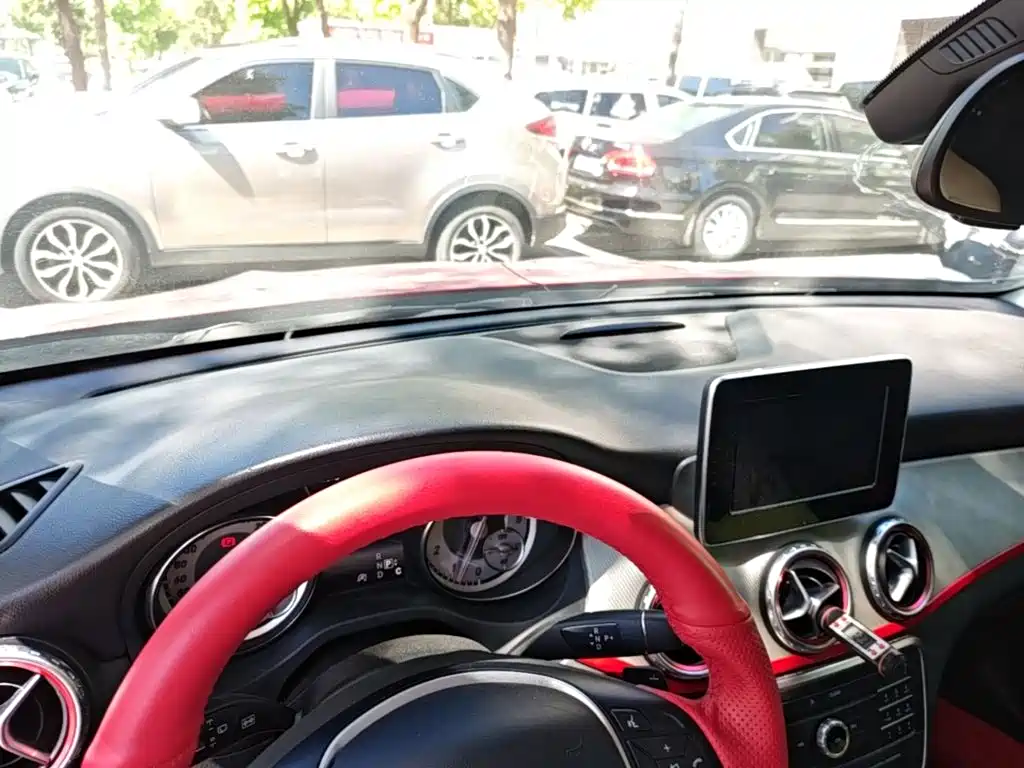 Mercedes-Benz GLA — миниатюра 10